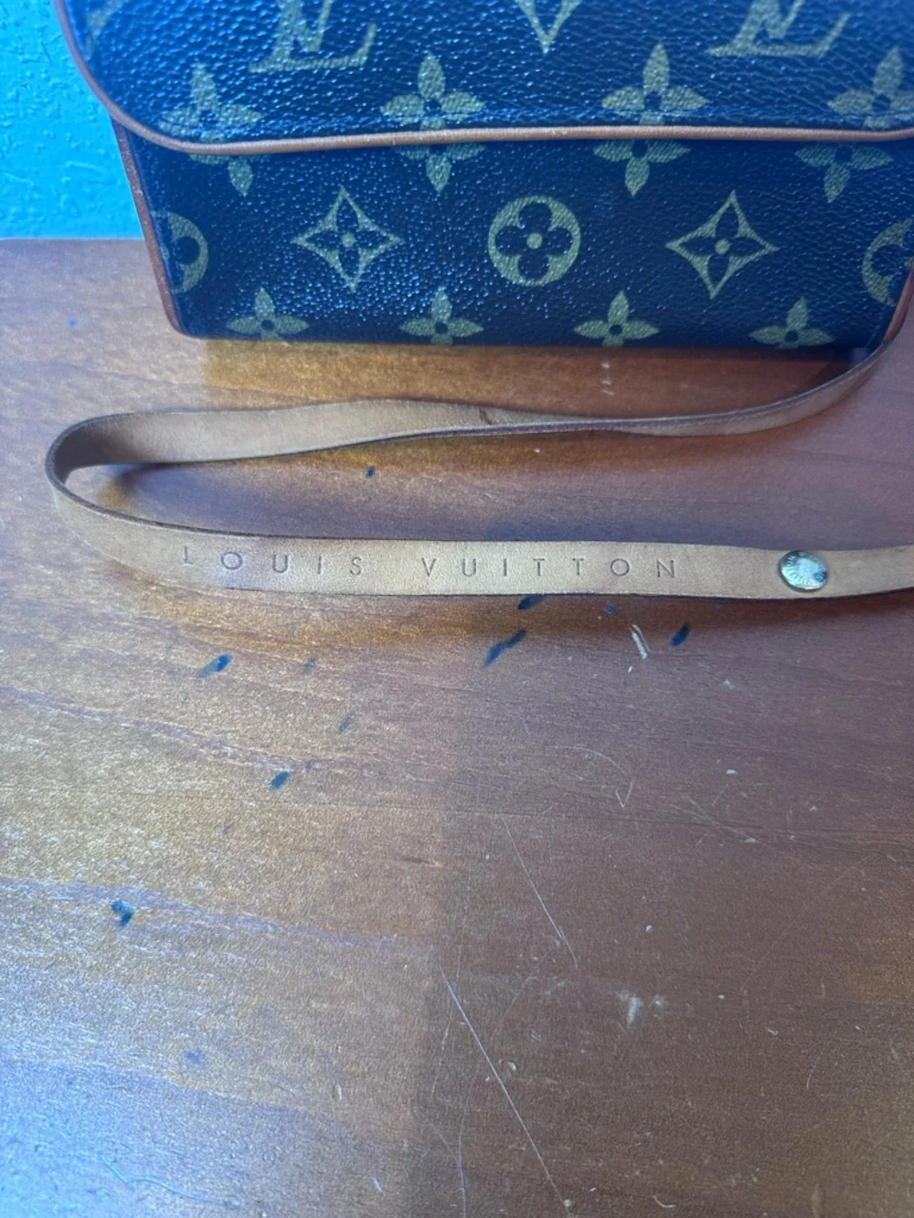 Louis Vuitton Monogram Pochette
Florentine XS - Picture 10 of 11